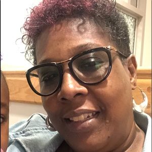 Meet your Posher, Selina